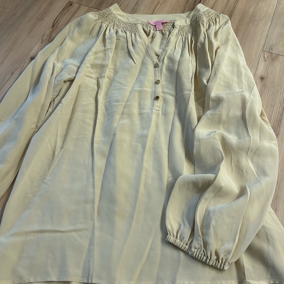 Lilly Pulitzer Tops - Lilly Pulitzer Light Cream Blouse